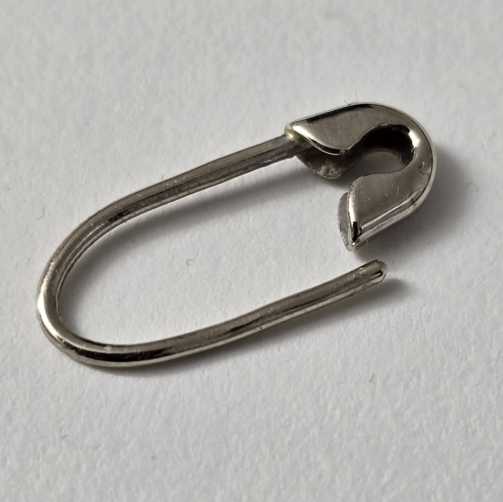 14K Gold Diamond Safety Pin Single Earring - Picture 6 of 6
